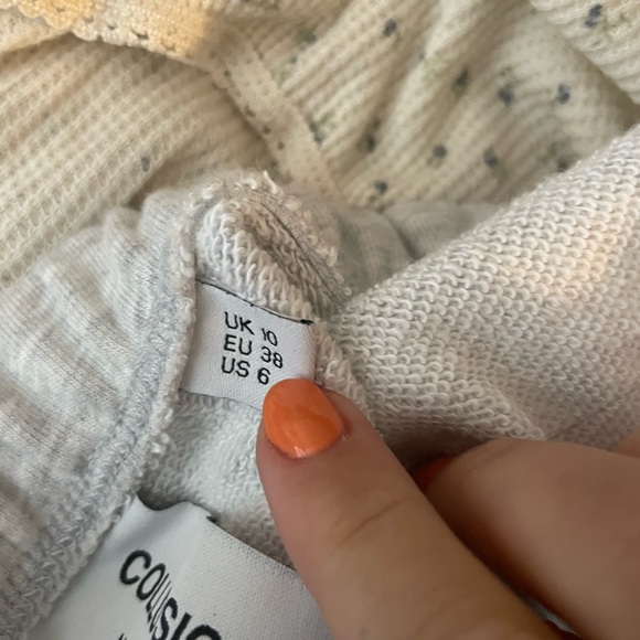 Cute Little Grey Mini Skirt - Picture 2 of 3